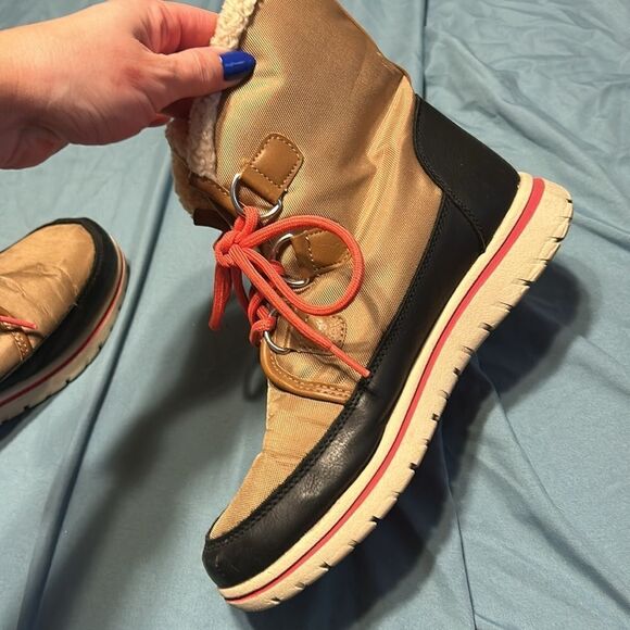 Target Women's Winter Waterproof Lace Up Ankle Boots Size 8 - Picture 7 of 9